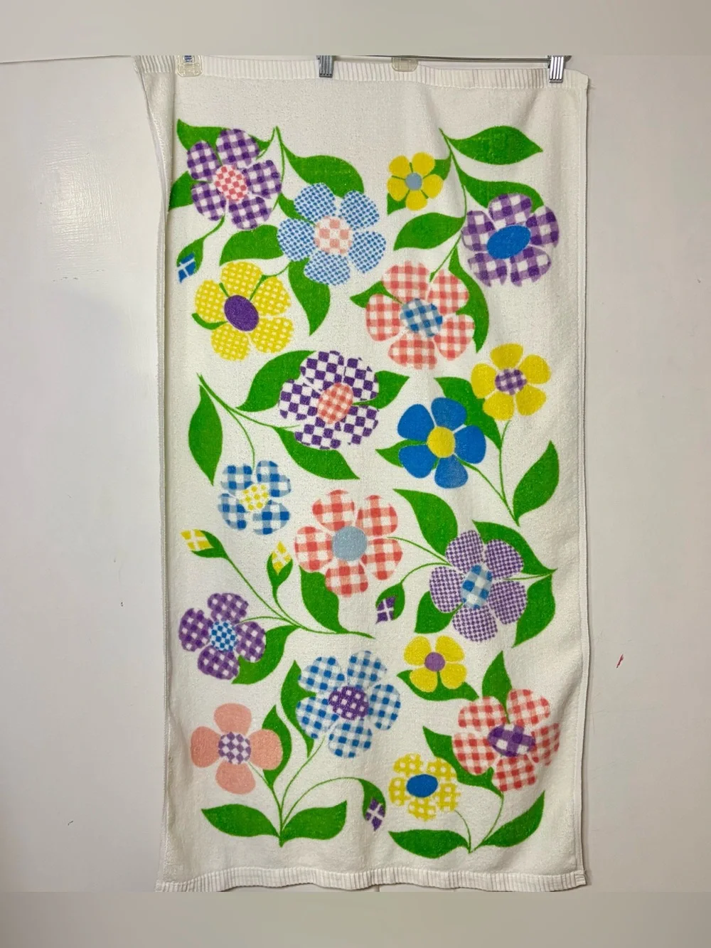 Vintage 70s Anita Wagenvoord Mod Flower Power Burlington Bath Towel